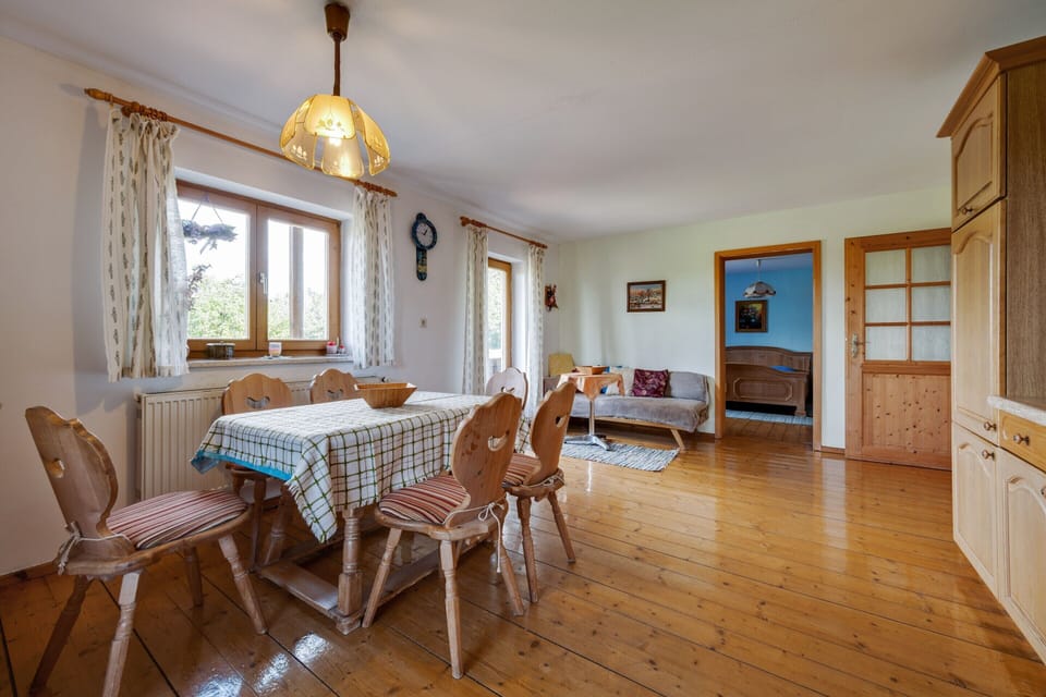 Comfort House, 2 Bedrooms | Dining