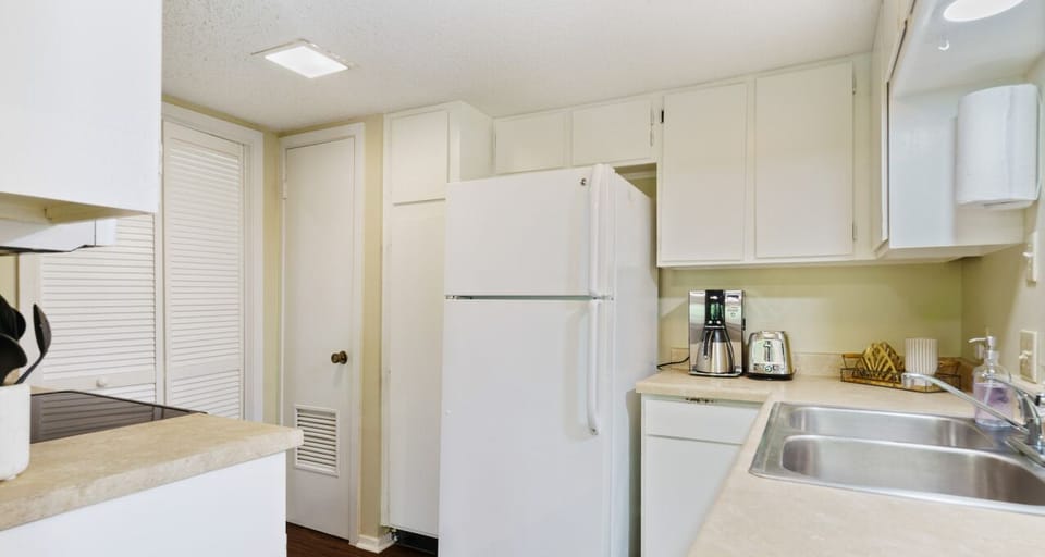 Full kitchen with all the essentials plus laundry and dishwasher