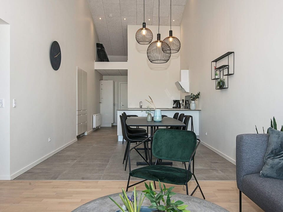 Classic Apartment, 3 Bedrooms | Interior
