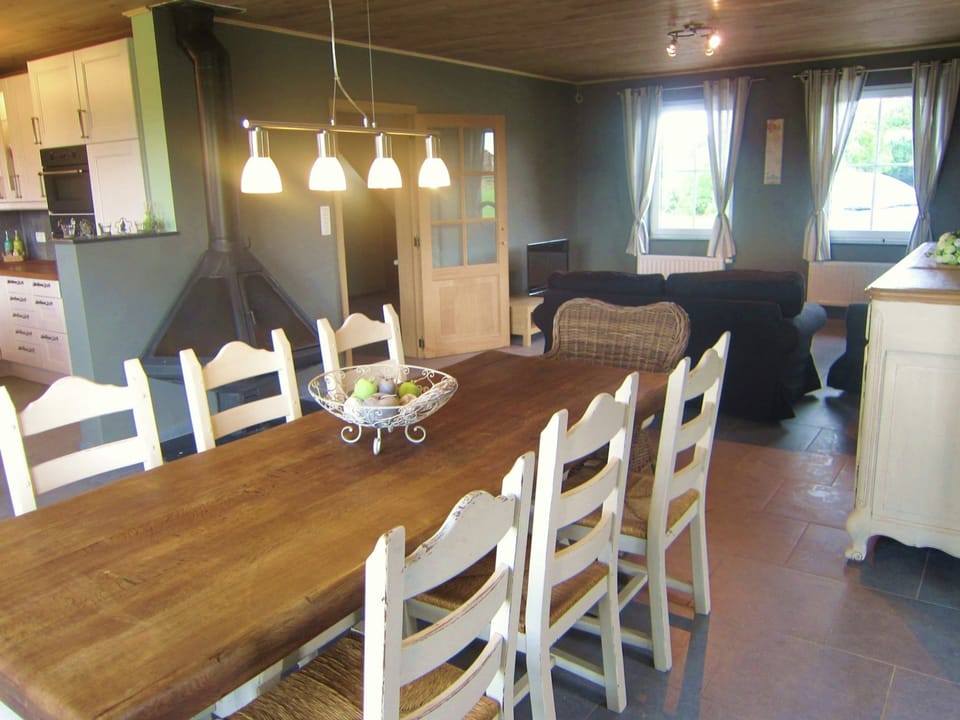 Classic House, 4 Bedrooms | Dining
