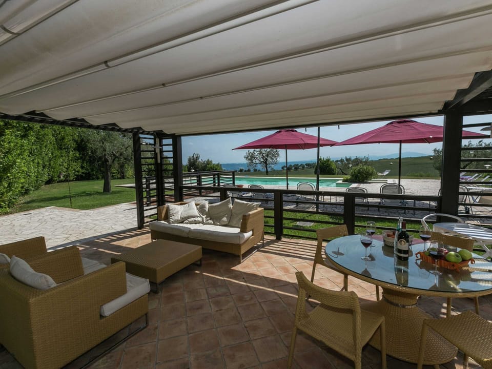 Luxury House, 2 Bedrooms | Outdoor dining