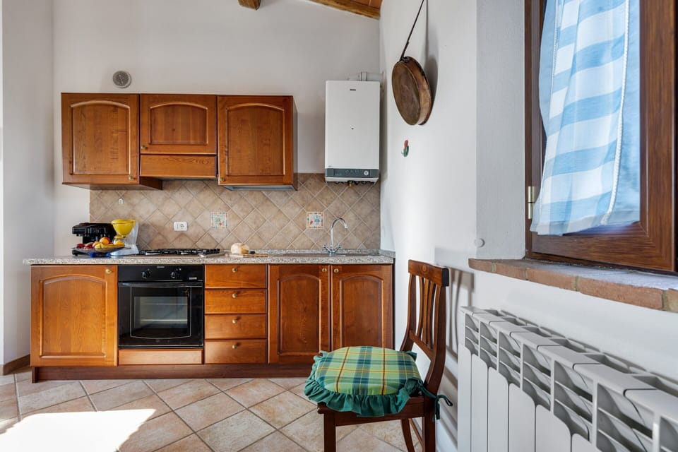Coffee/tea maker, oven