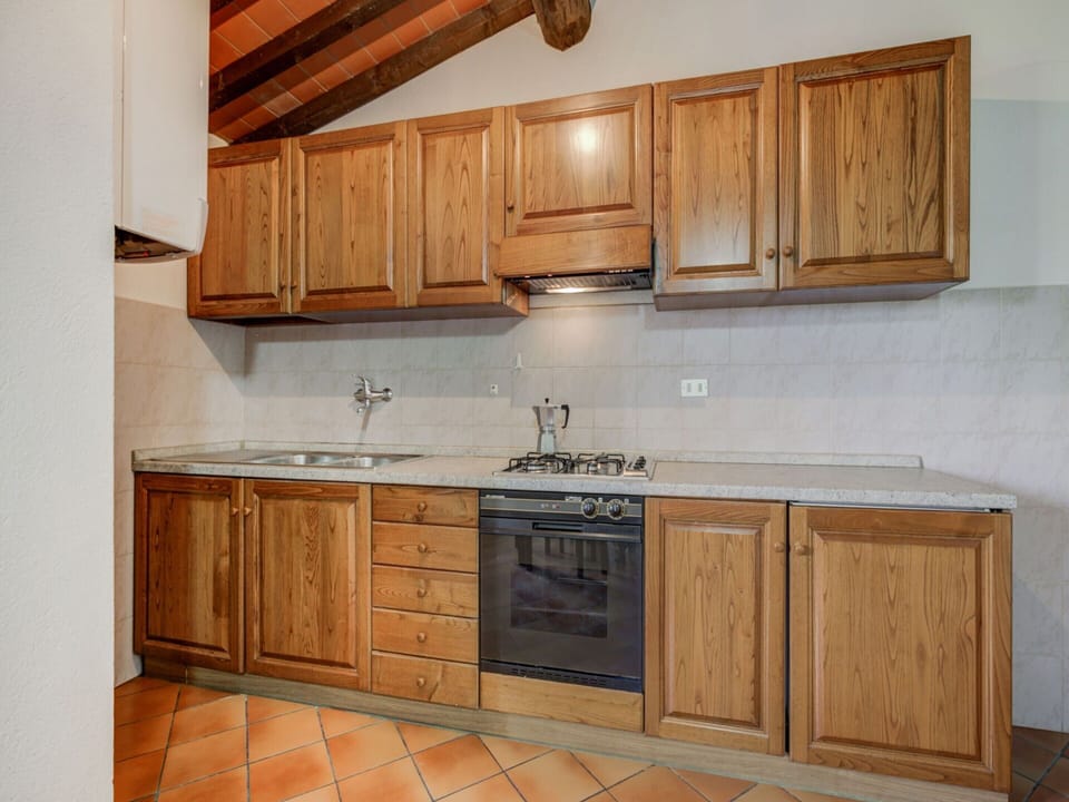 Classic House, 3 Bedrooms | Private kitchen | Fridge, oven, coffee/tea maker, highchair