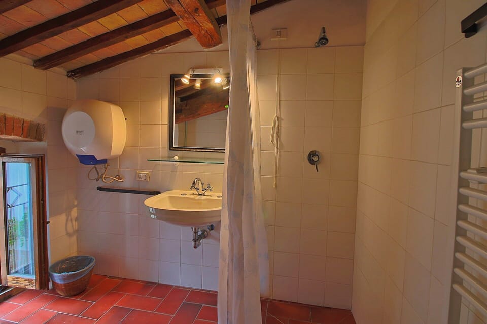 Classic House, 4 Bedrooms | Bathroom | Shower