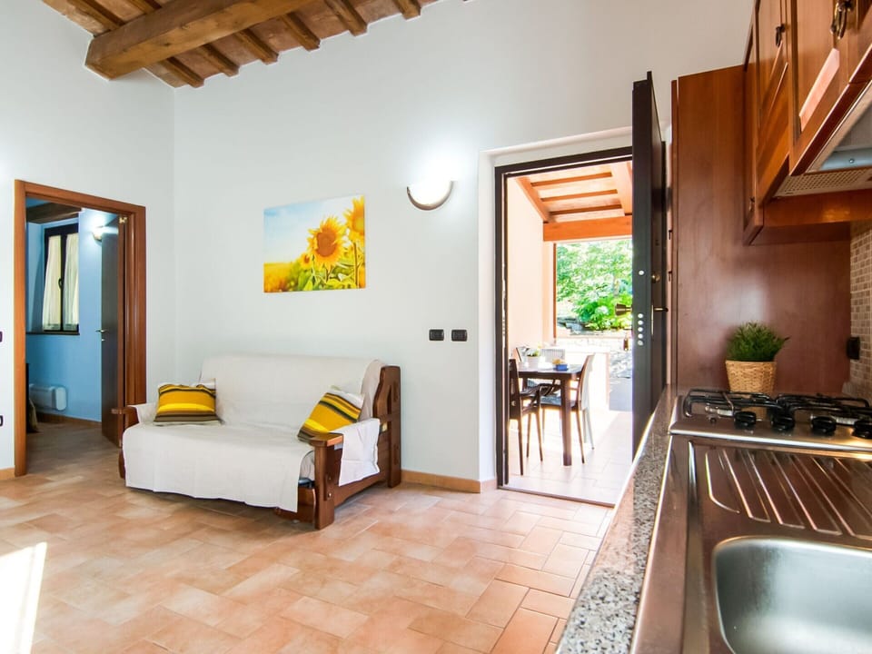 Classic House, 2 Bedrooms | Living room