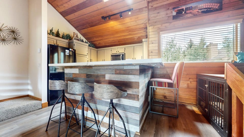 Condo, 2 Bedrooms | Interior