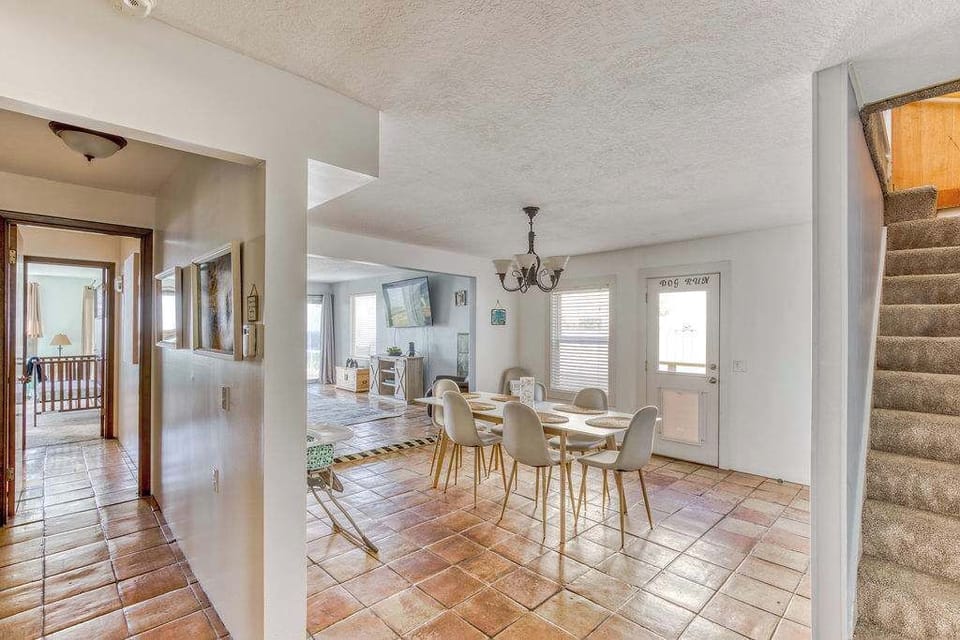 Easy flow from dining to living! Perfect for enjoying time together.
