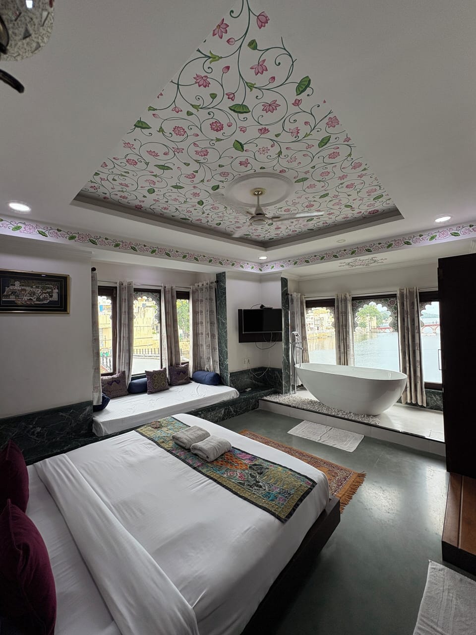 Premium Studio Suite, Accessible Bathtub, Lake View | Desk, laptop workspace, soundproofing, free WiFi