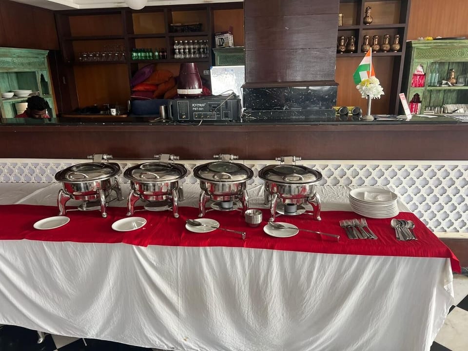 Daily buffet breakfast for a fee