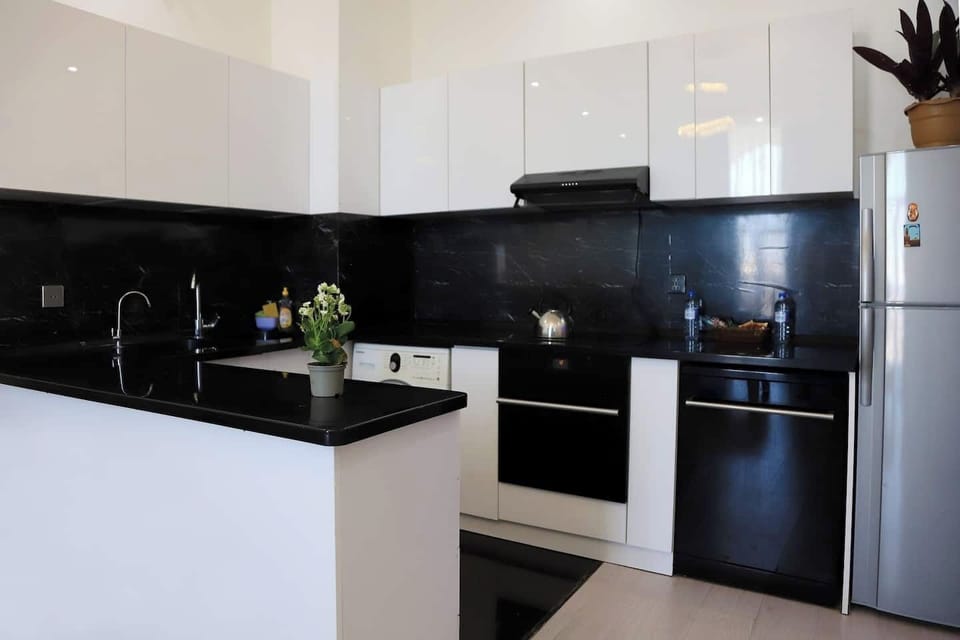 Comfort Apartment, Balcony, City View | Private kitchen