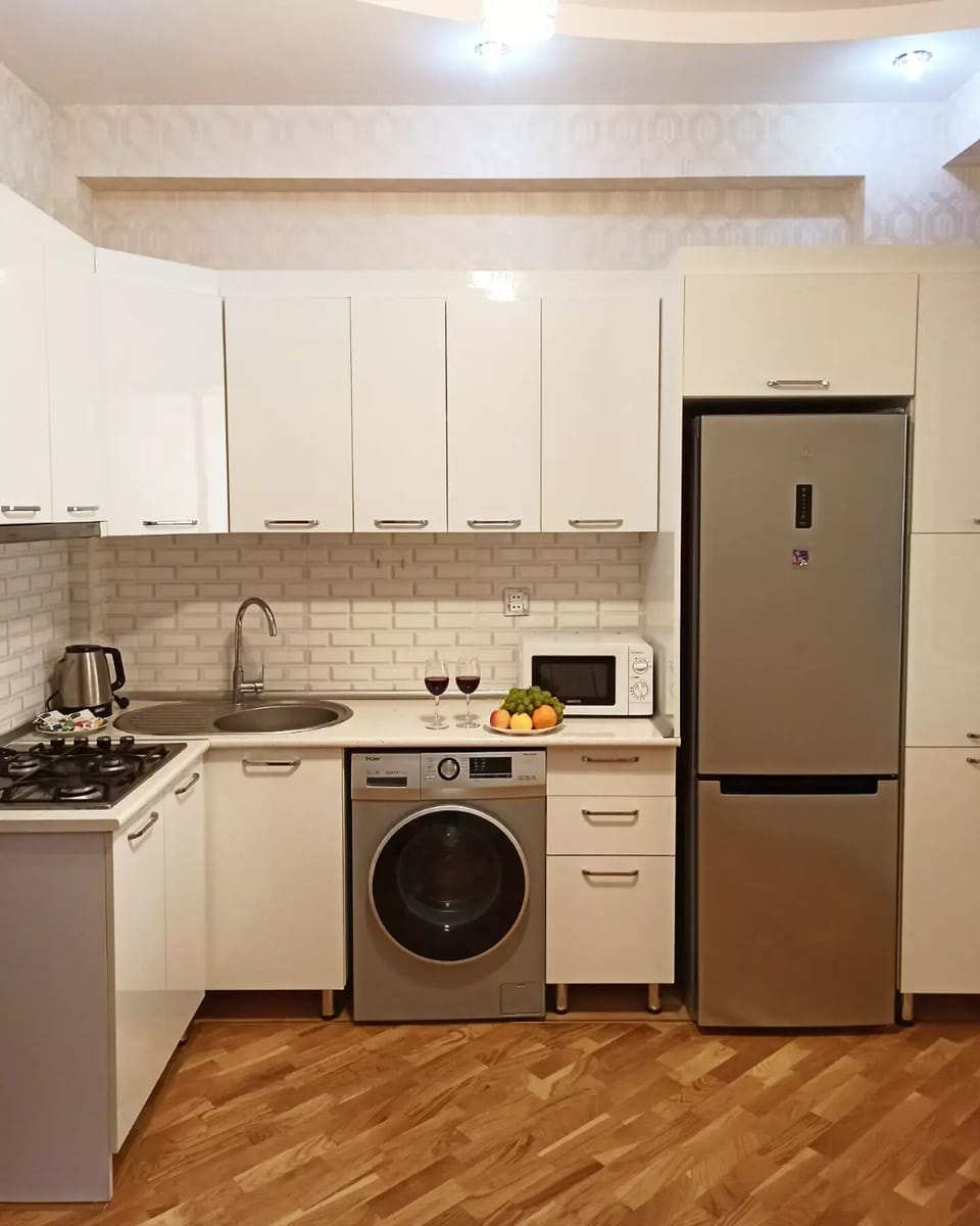 Superior Apartment, Balcony, City View | Private kitchen | Electric kettle