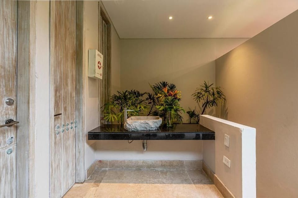 Shower, free toiletries, towels, toilet paper