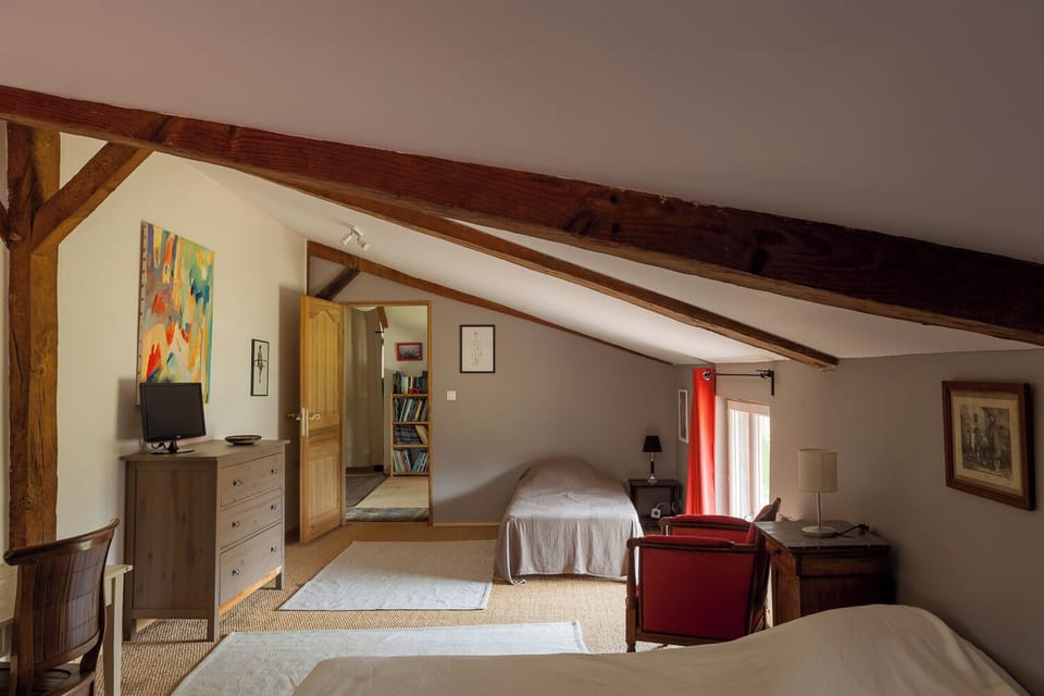 Family Room, Non Smoking, Garden View (Iluna) | Desk, laptop workspace, blackout drapes, WiFi (free)