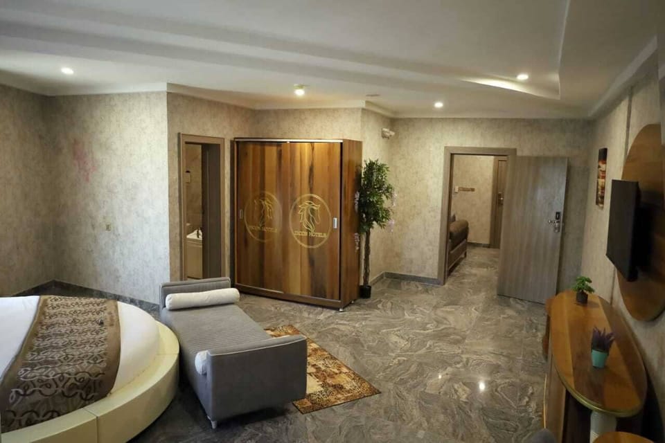 Presidential Room | Living area