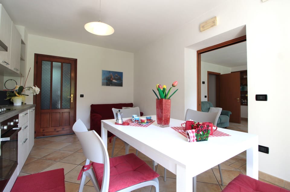 Apartment, Mountain View | Private kitchen | Full-size fridge, oven, dishwasher, espresso maker