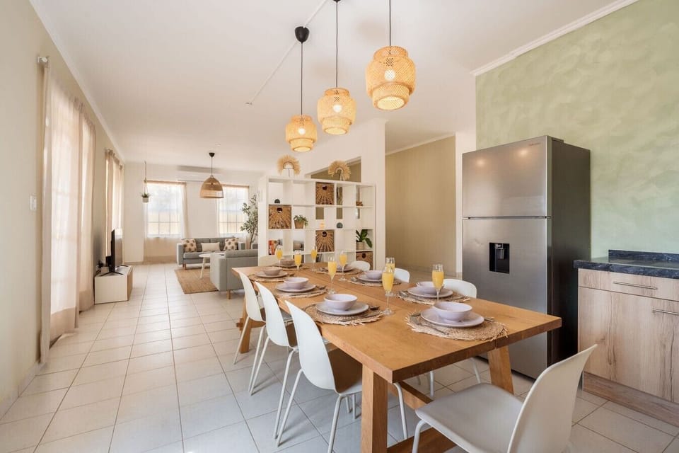 Casa Amarilla features three beautifully renovated bathrooms with premium finishes.