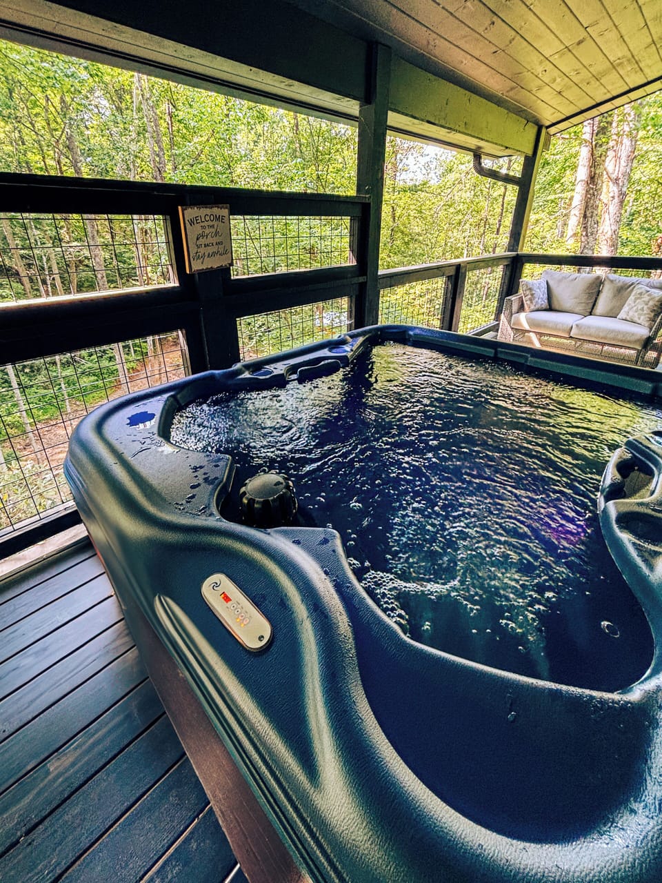 Hot tub - Upper Deck