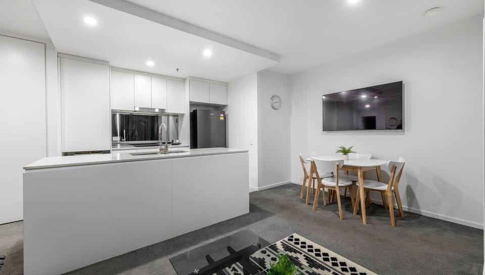 Seamless flow between cooking and dining