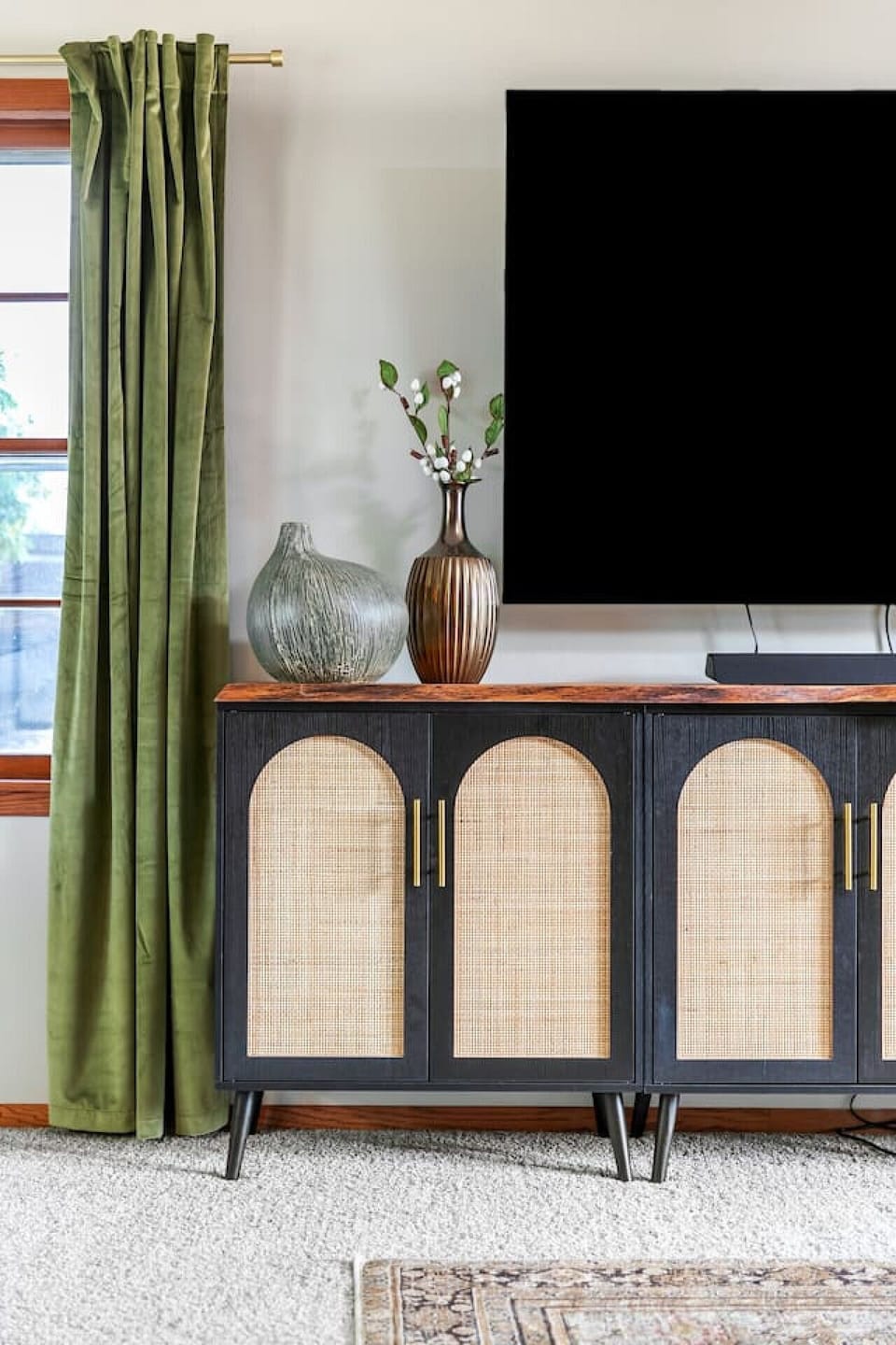 Modern decor that is also charming. 75` Smart TV.