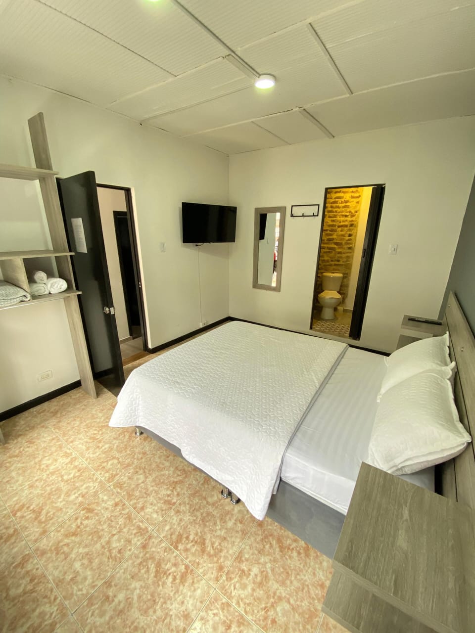 Double Room, 1 Double Bed, City View | Desk, iron/ironing board, free WiFi