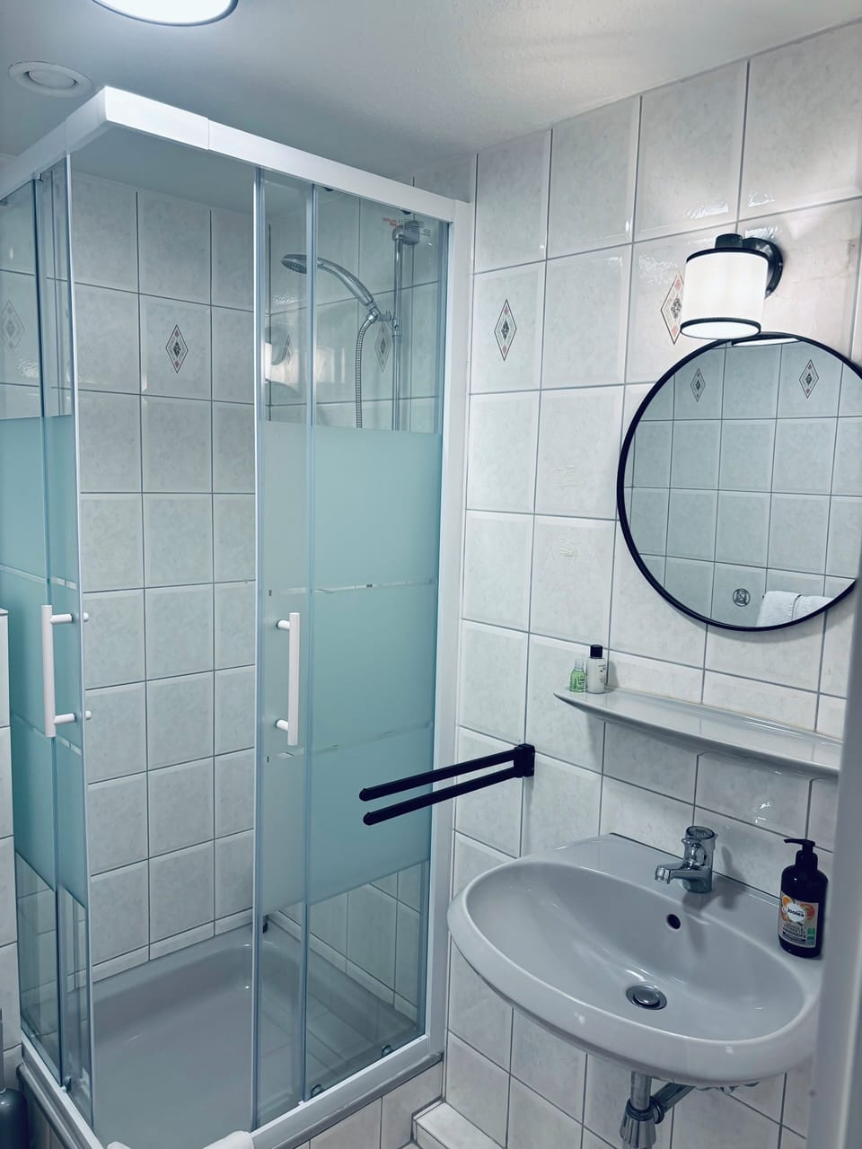 Comfort Double or Twin Room, 1 King Bed, Non Smoking | Bathroom | Hair dryer, towels, soap, shampoo