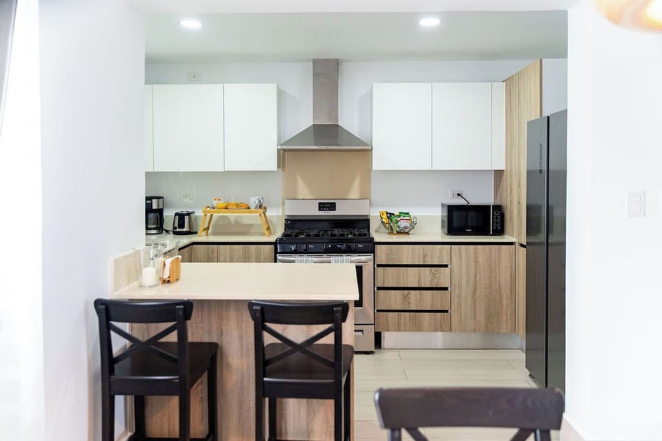 NEW UNIT WITH BEACH AND POOL  ACCESS - N B301 (2067)