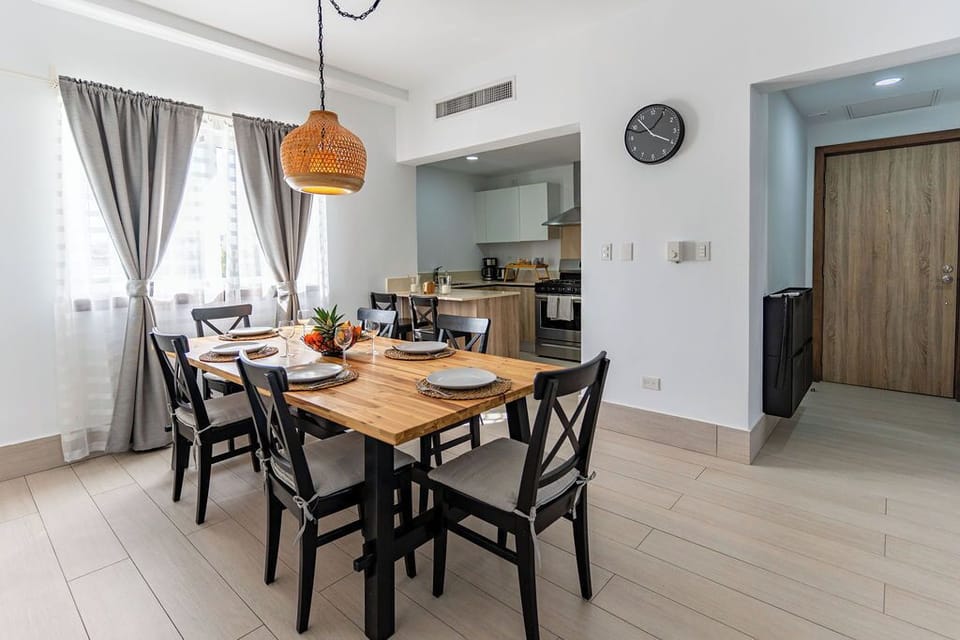 NEW UNIT WITH BEACH AND POOL  ACCESS - N B301 (2085)