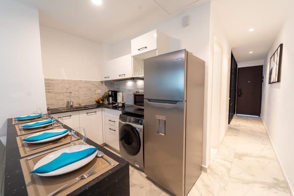 Private Rooftop Duplex •  Vista Sunset,BBQ & Beach (399)