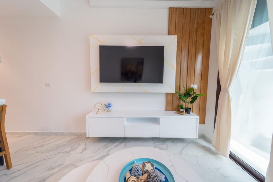 Private Rooftop Duplex •  Vista Sunset,BBQ & Beach (403)