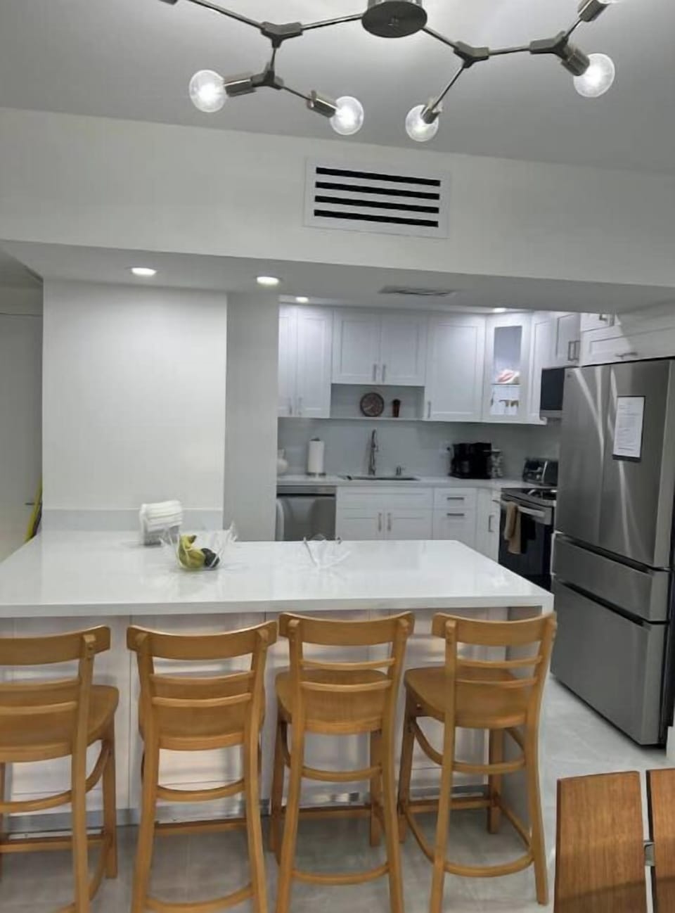 Fully equipped kitchen
With new appliances