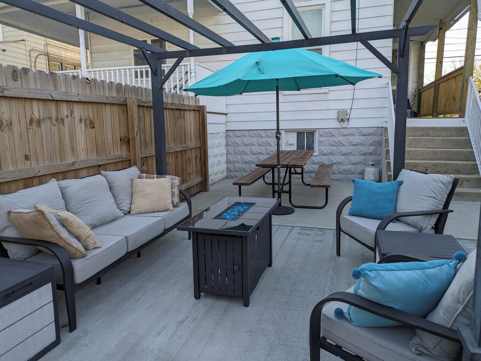 back yard patio and outdoor eating area