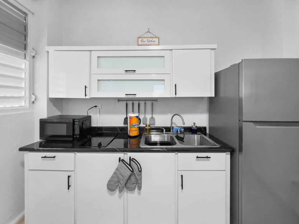 Cook Comfortably in a Sleek, Contemporary Kitchen