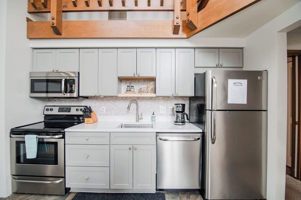 Well stocked kitchen 