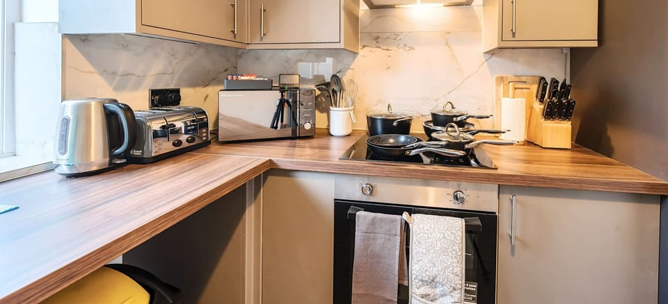 HIGH QUALITY KITCHEN EQUIPMENTS