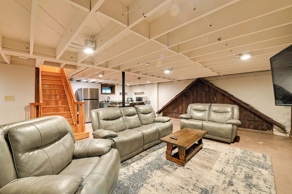 House (5 Bedrooms) | Interior