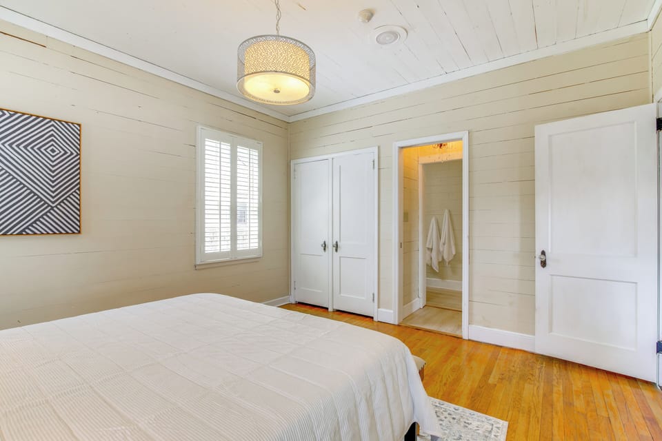Walk Downtown: Home w/ Yard in Clarksdale Cottage in Clarksdale