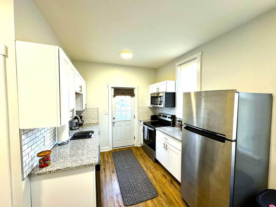 House | 1 bedroom, desk, Internet