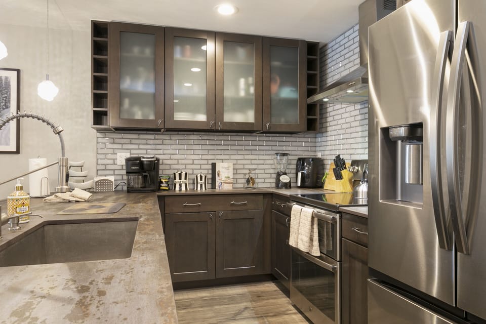 Condo, 2 Bedrooms | Private kitchen | Fridge, oven, coffee/tea maker, toaster