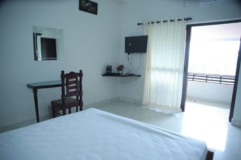 Deluxe Double Room, Balcony, Sea View | Desk, laptop workspace, WiFi (free)
