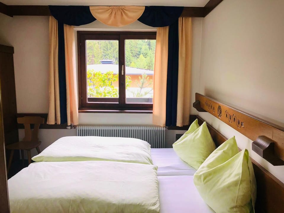 Double Room | Individually decorated, individually furnished, desk, free WiFi