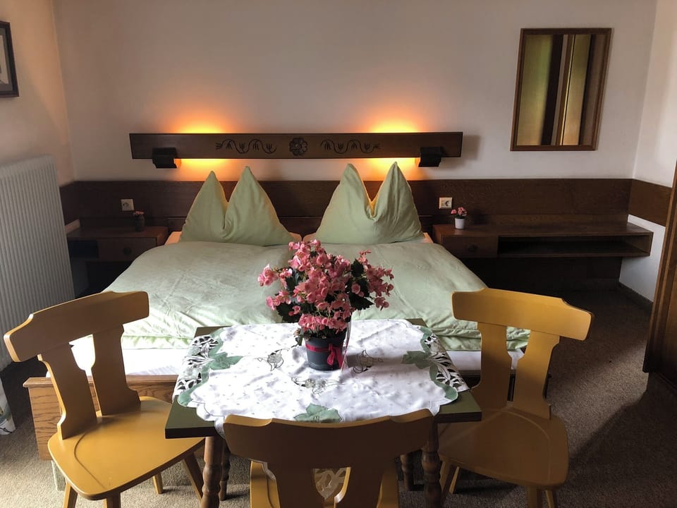 Triple Room | Individually decorated, individually furnished, desk, free WiFi