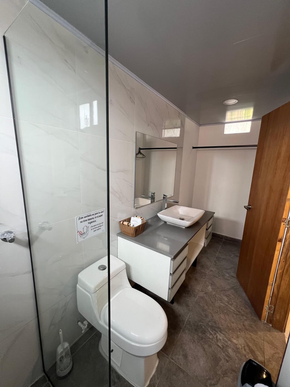 Classic Triple Room | Bathroom | Shower, heated floors, towels, soap