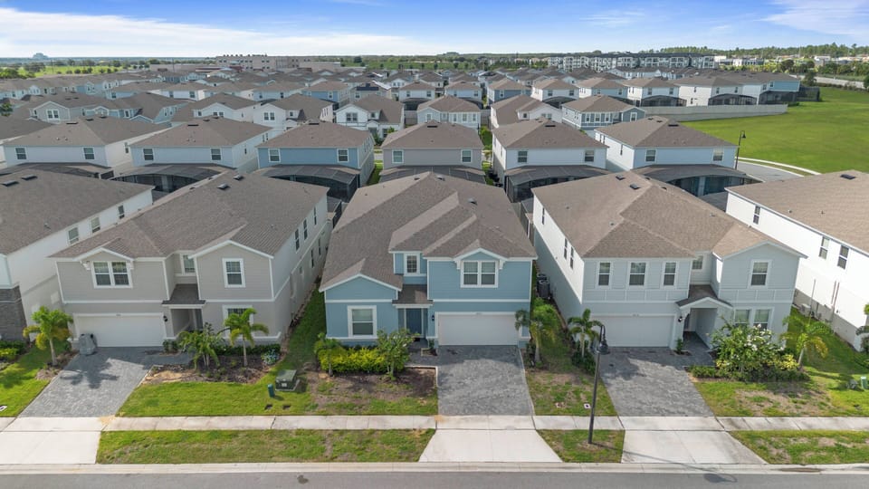 Discover the charm of this stunning neighborhood, where well-kept homes and lush landscaping create a warm welcome. Enjoy peaceful surroundings while being just moments away from local attractions for an unforgettable stay.