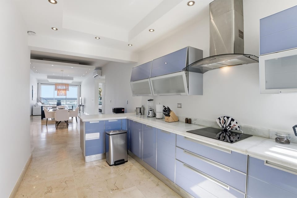 A 100% fully equipped kitchen with modern appliances and plenty of space to cook, prep, and enjoy meals together. Designed for comfort, convenience, and effortless everyday living.