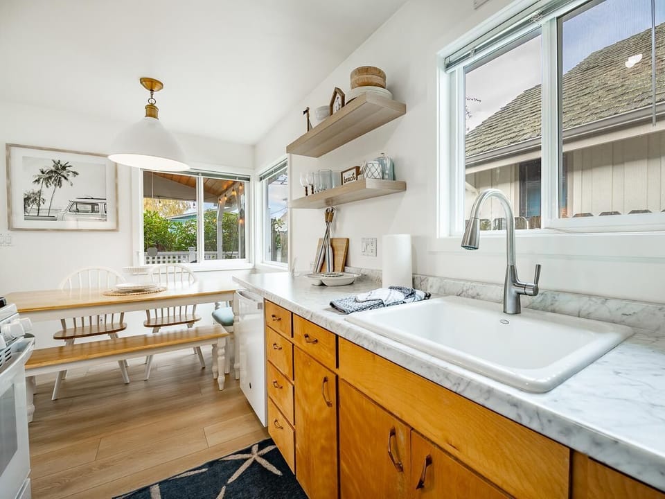 looking fro kitchen to the table