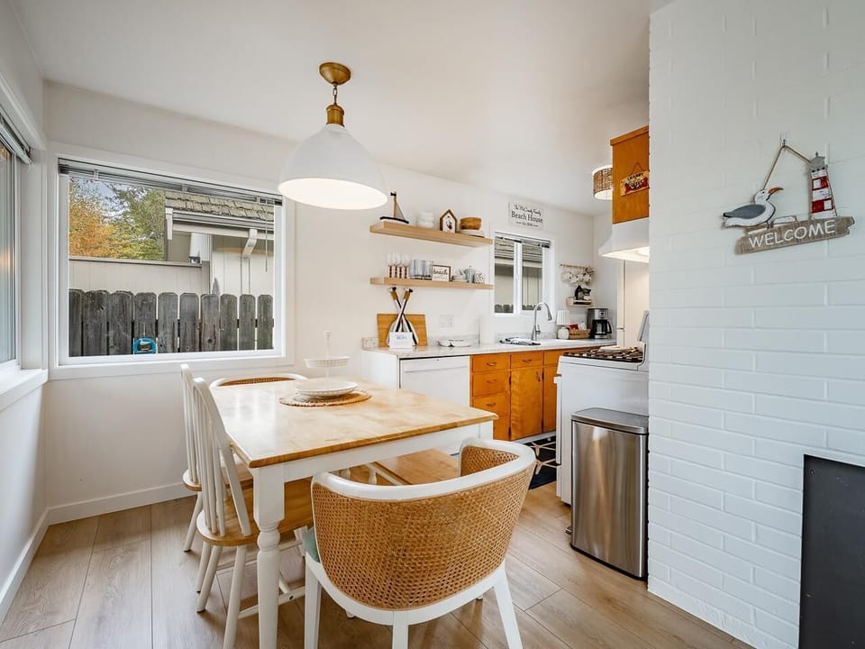 Kitchen table at front entry