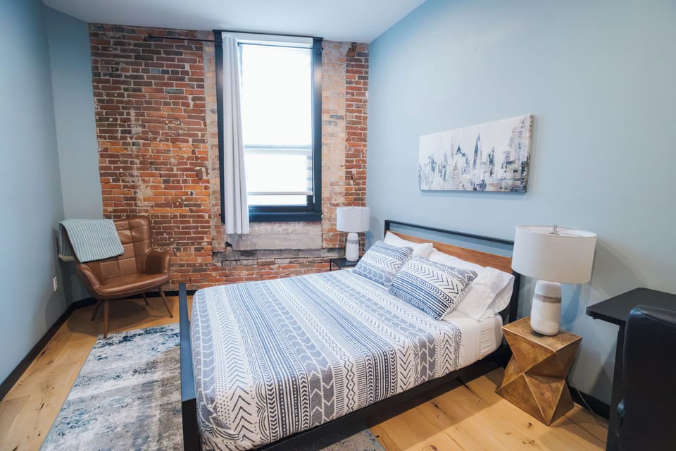 Master Bedroom Queen Bed