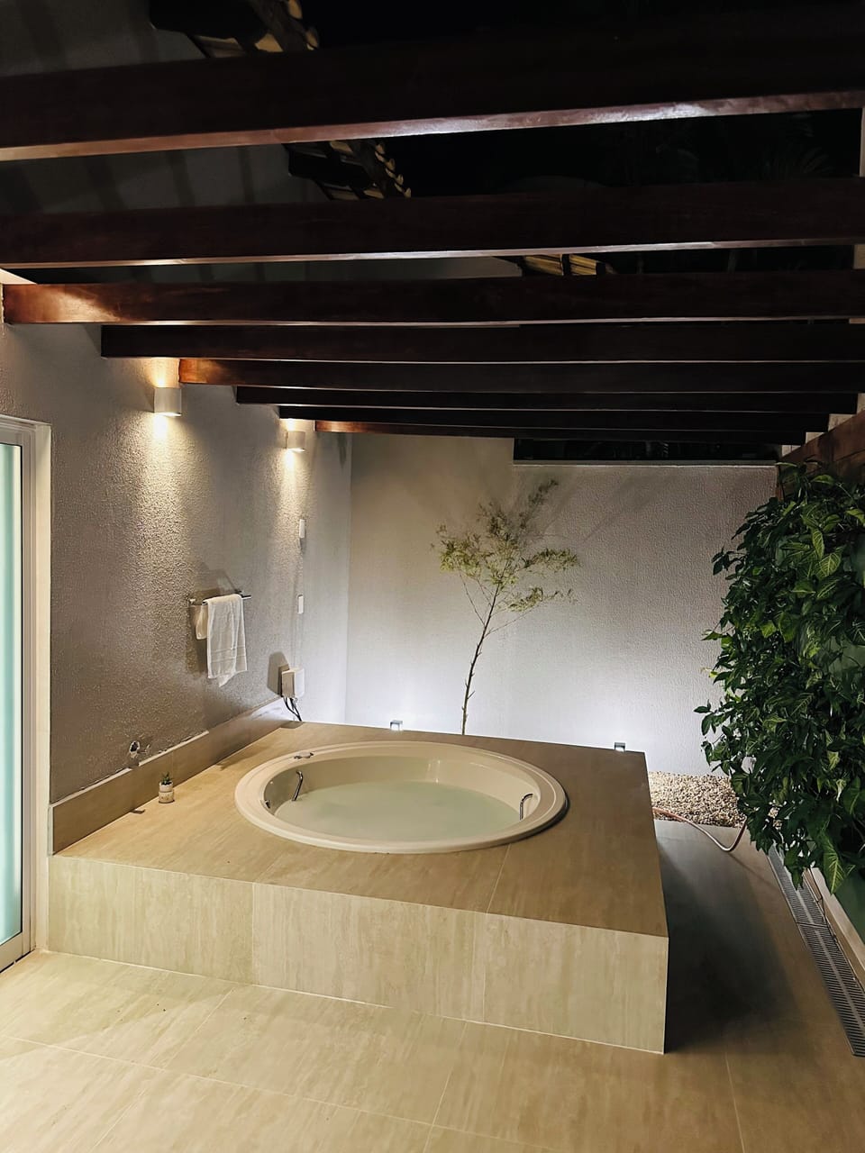 Jetted tub