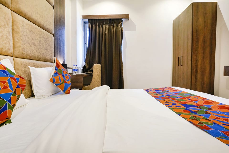 Egyptian cotton sheets, premium bedding, in-room safe, soundproofing