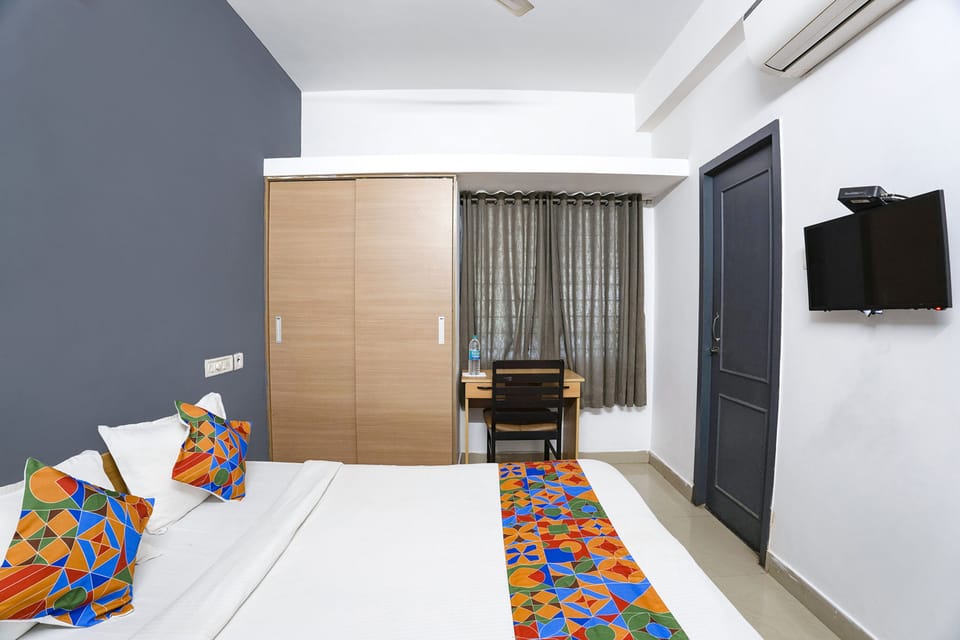 Deluxe Room | Egyptian cotton sheets, premium bedding, in-room safe, free WiFi